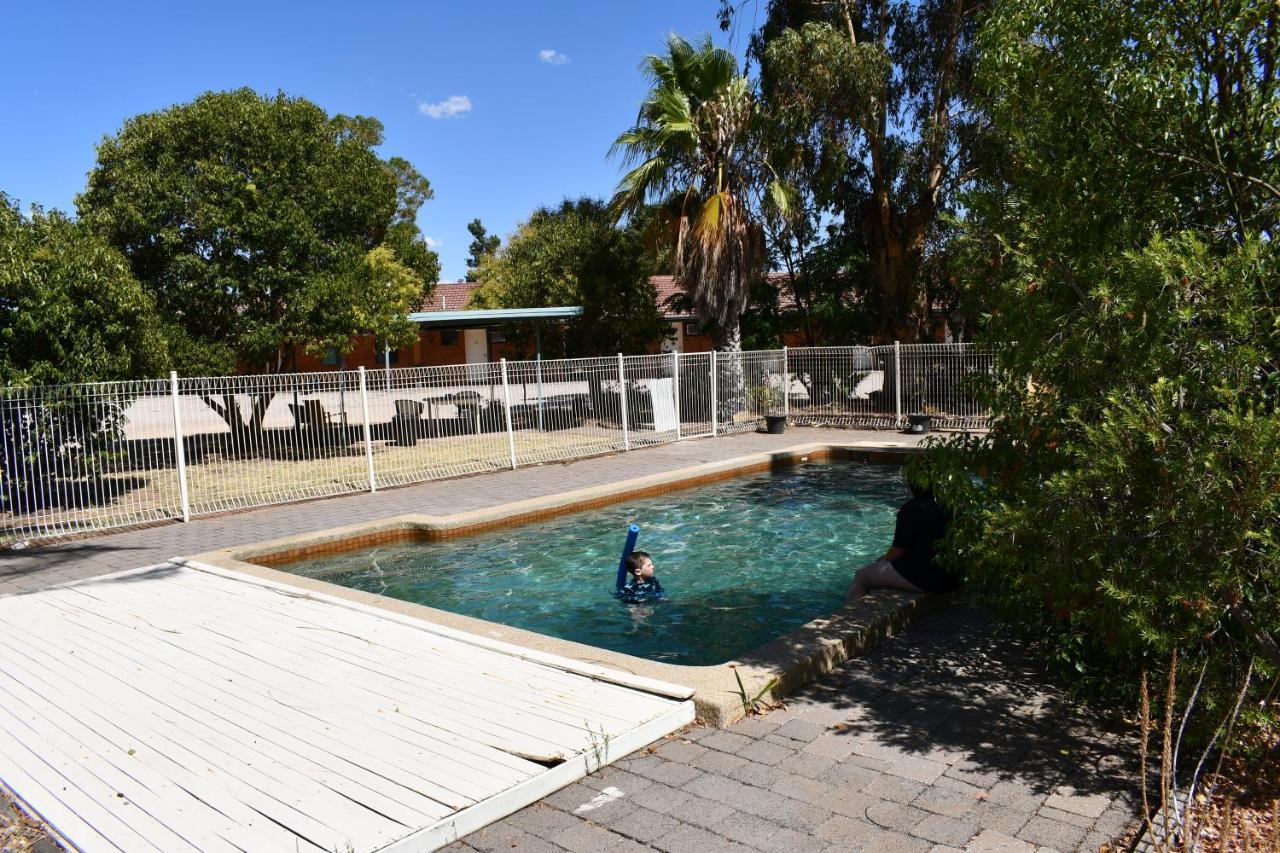 Berrigan Motel Exterior photo